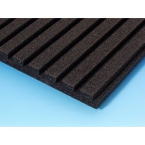 15 Plastazote schwarz mit Nuten 7mm